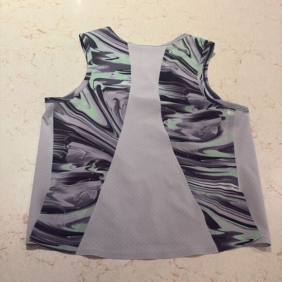 Lululemon Swift ventilated running tank SZ 2 - Picture 8 of 12